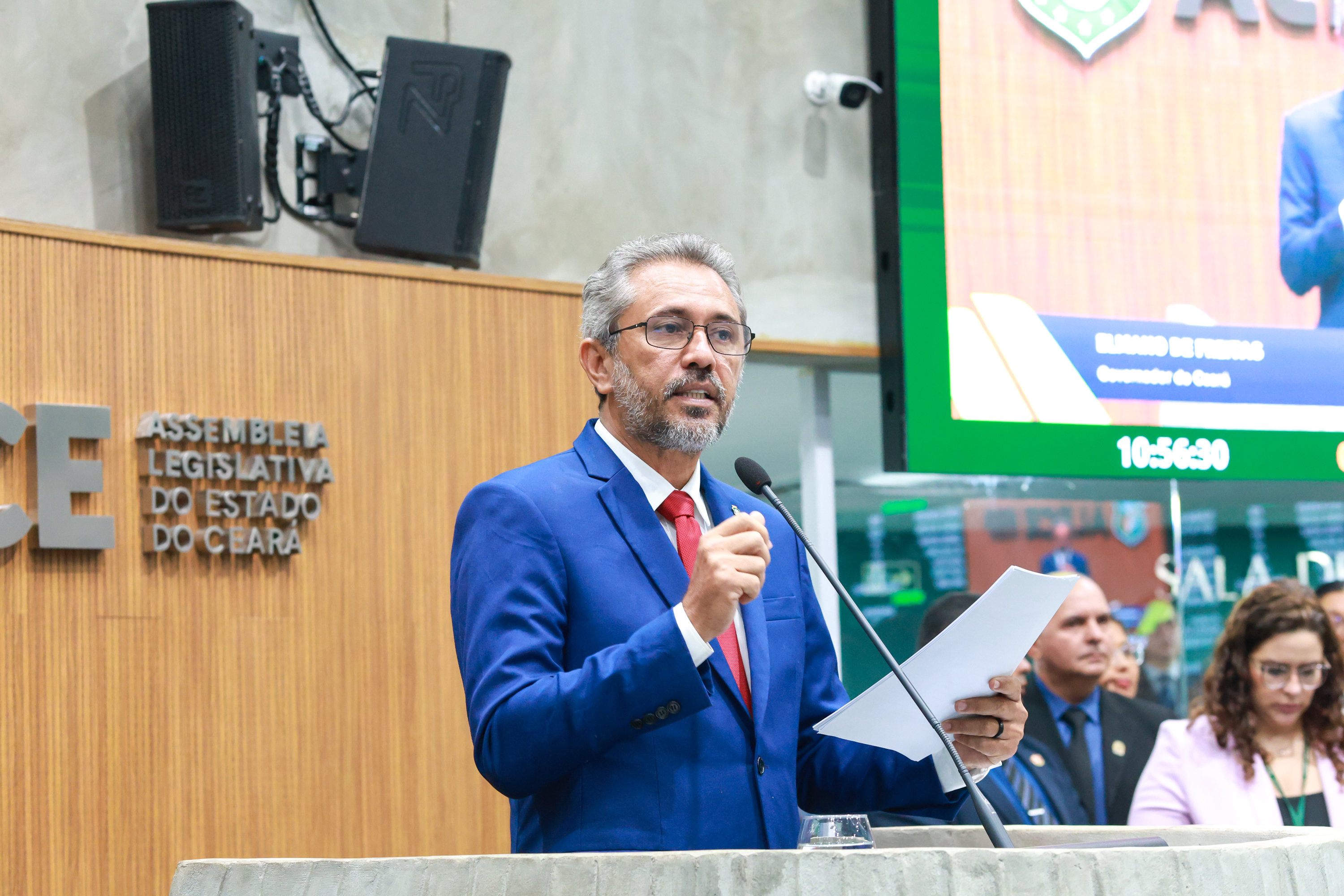 Governador Elmano anuncia concurso para professores da rede estadual do Ceará