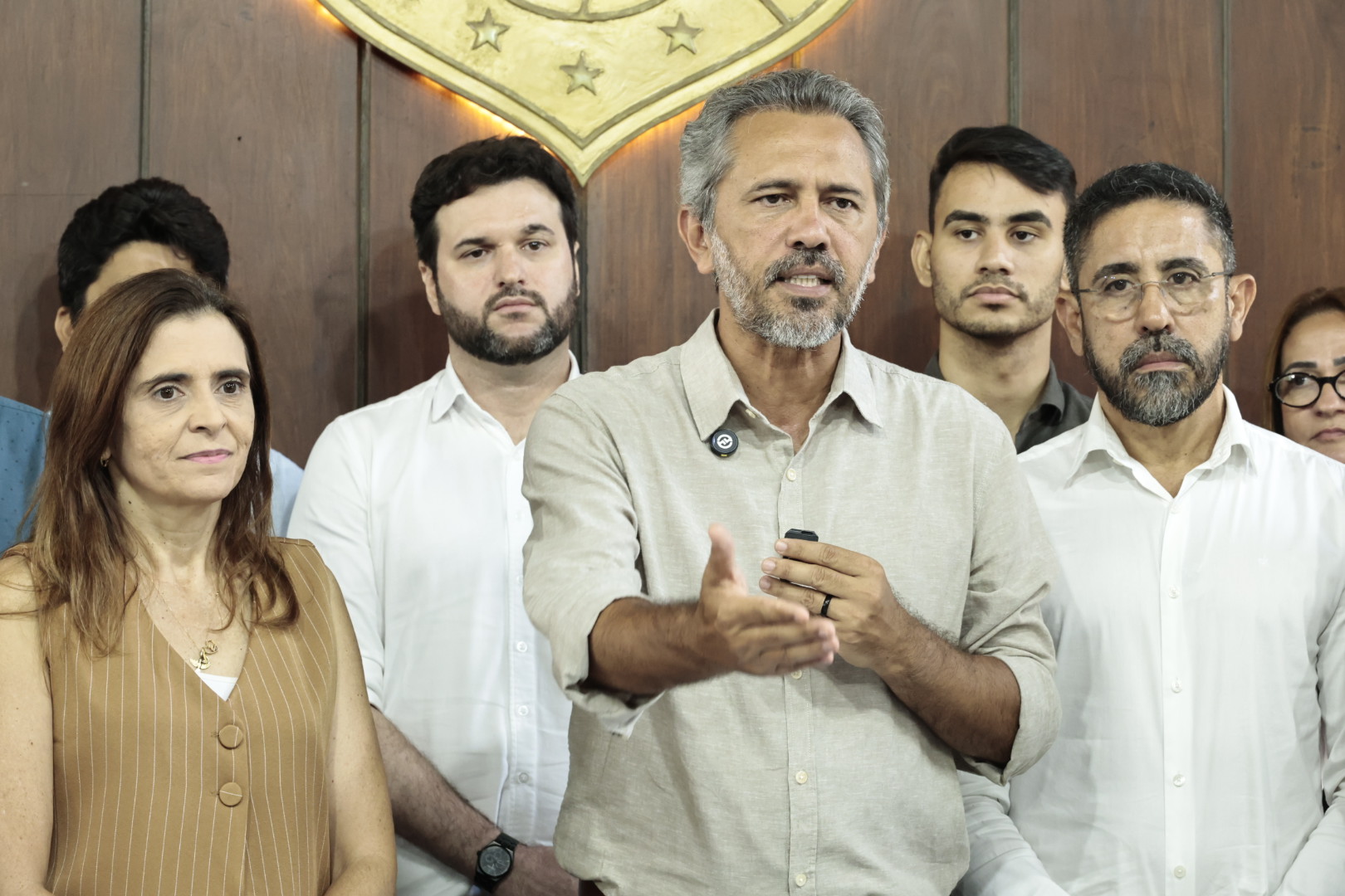 Governador Elmano anuncia concurso com 2 mil vagas para professores da rede estadual