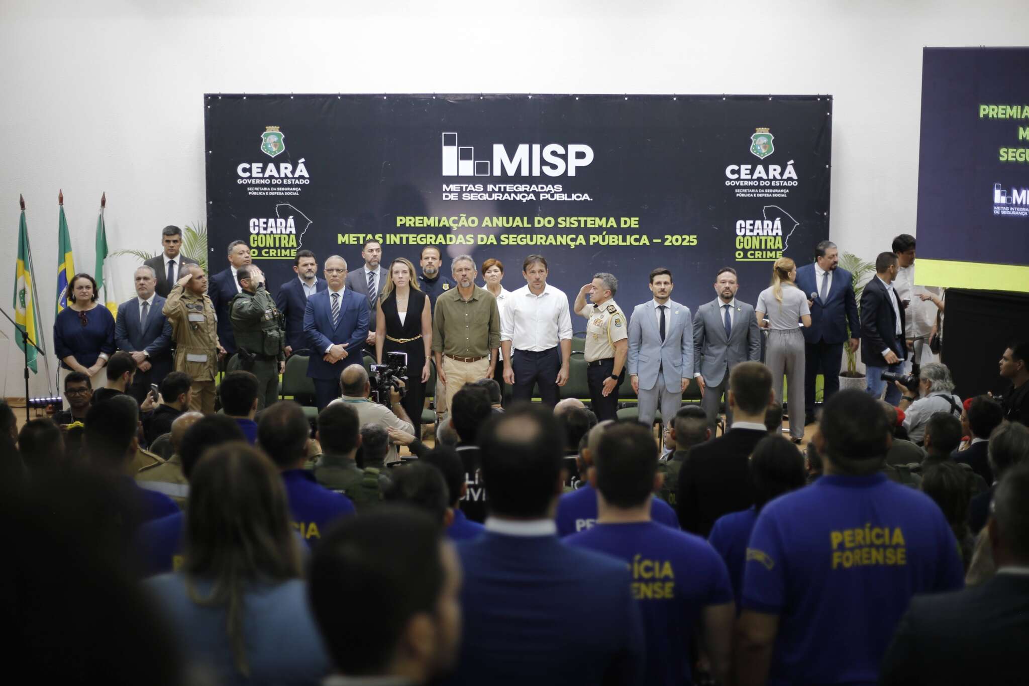 Governador Elmano entrega premiação do Misp e amplia frota com viaturas blindadas da PM