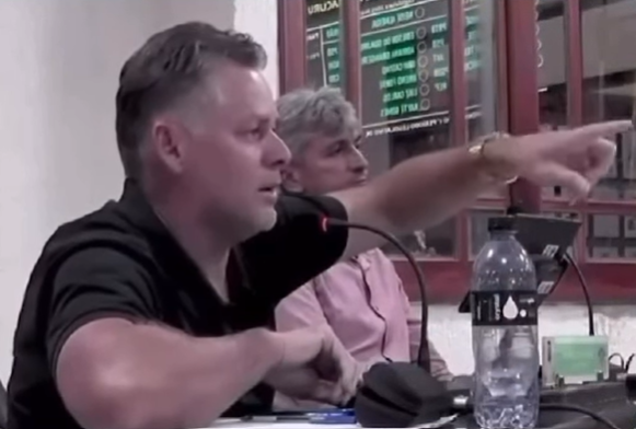 Vereador de Paracuru diminui carnaval do município e revolta população