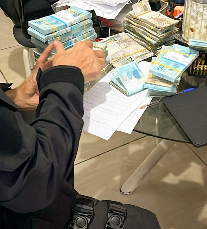 PF prende suspeitos e bloqueia R$ 2,5 mi em investigação sobre tráfico de drogas no Mucuripe