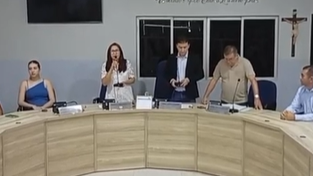 Selma Bezerra assume Prefeitura de Aracoiaba após prefeito ter direitos políticos suspensos