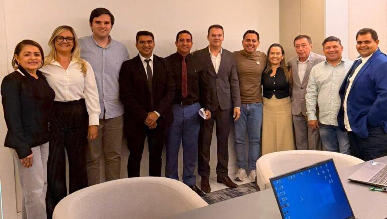 Prefeito Roberto Filho consolida apoio da maioria dos vereadores na Câmara de Iguatu