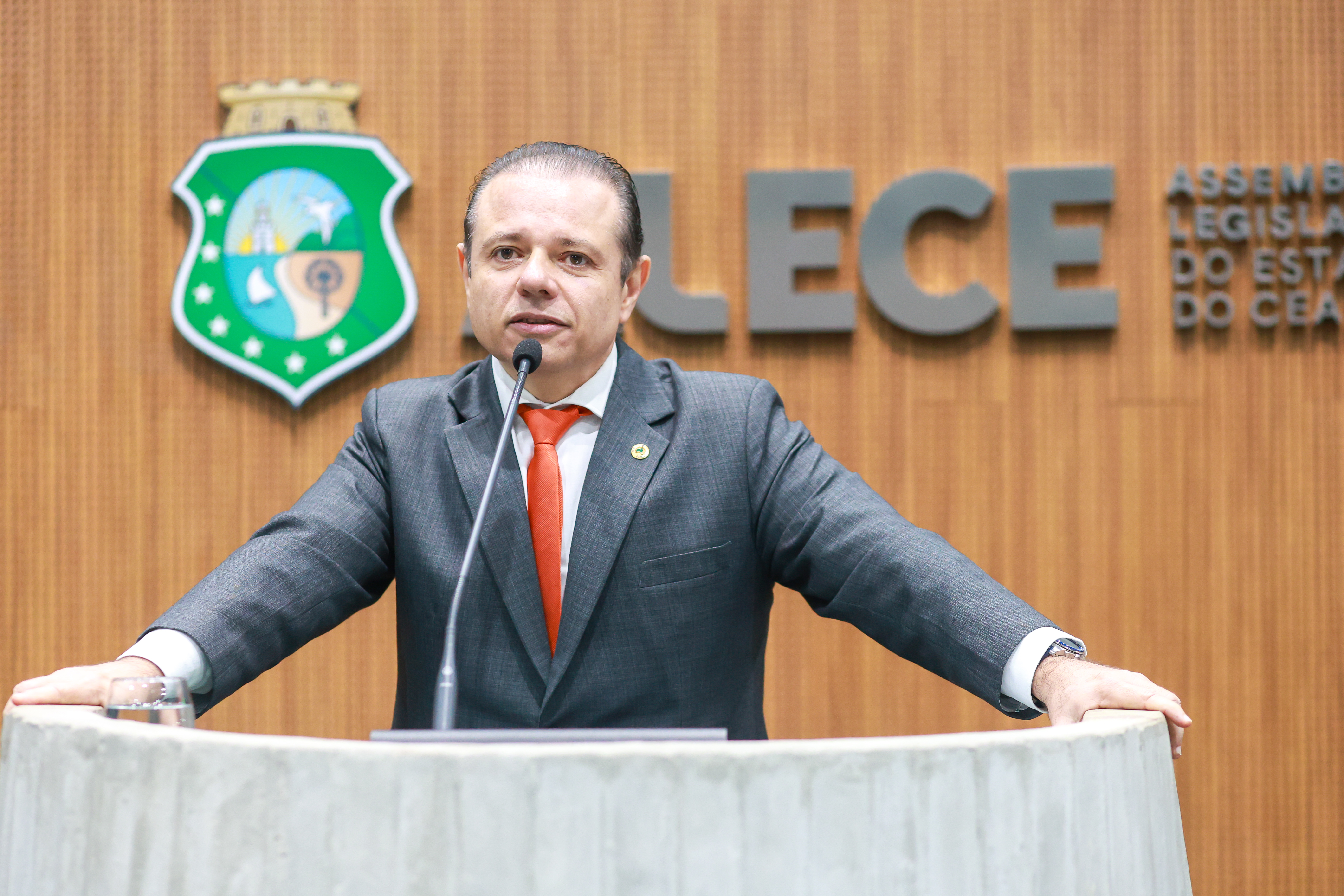 Deputado denuncia prefeito por suposta ligação com facção; Aprece reage com nota de repúdio