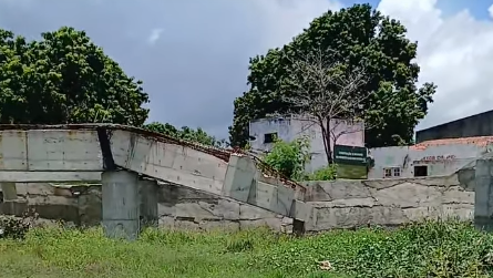 Parte da Ponte Y desaba em Nova Russas; ninguém fica ferido