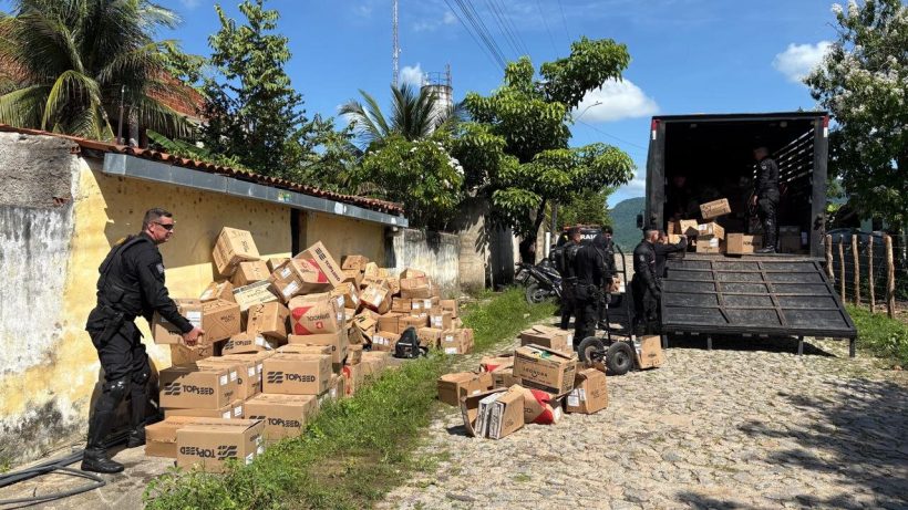 Polícia Militar recupera carga roubada em distrito de Caucaia