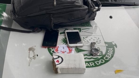 Adolescente é apreendido com drogas dentro de escola em Sobral