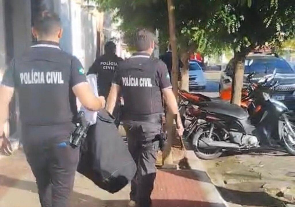 MPCE deflagra operação contra em vereador em Sobral e apreende documentos