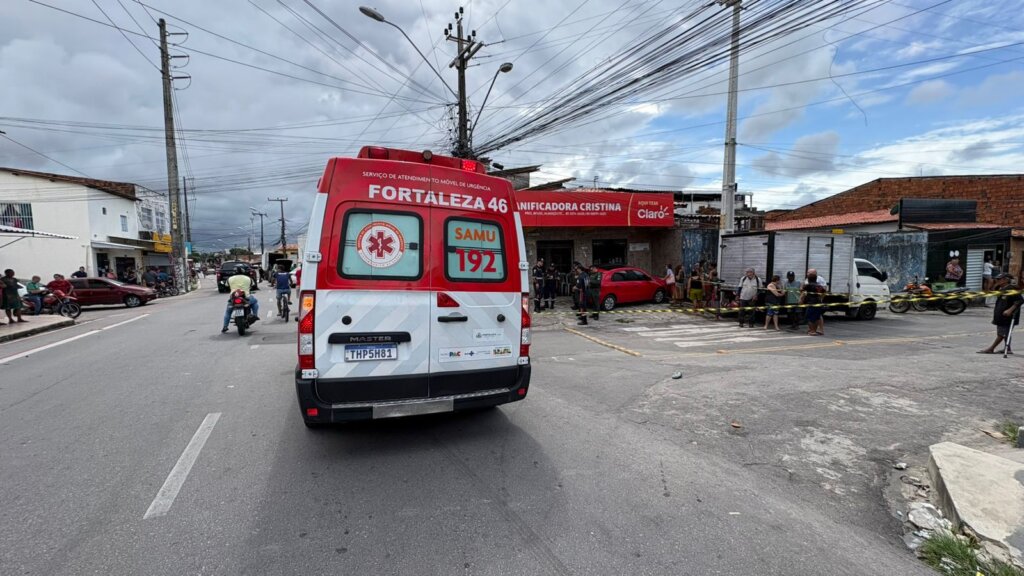 Mulher é morta e criança fica ferida após ataque a faca no bairro Messejana