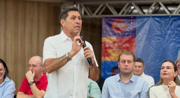 De Assis Diniz refuta influência de Cid Gomes na definição de candidaturas do PT