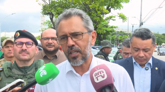 Governador Elmano desconversa sobre definição de chapa majoritaria