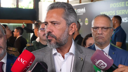 Governador Elmano critica uso do combate às facções para tirar proveito político