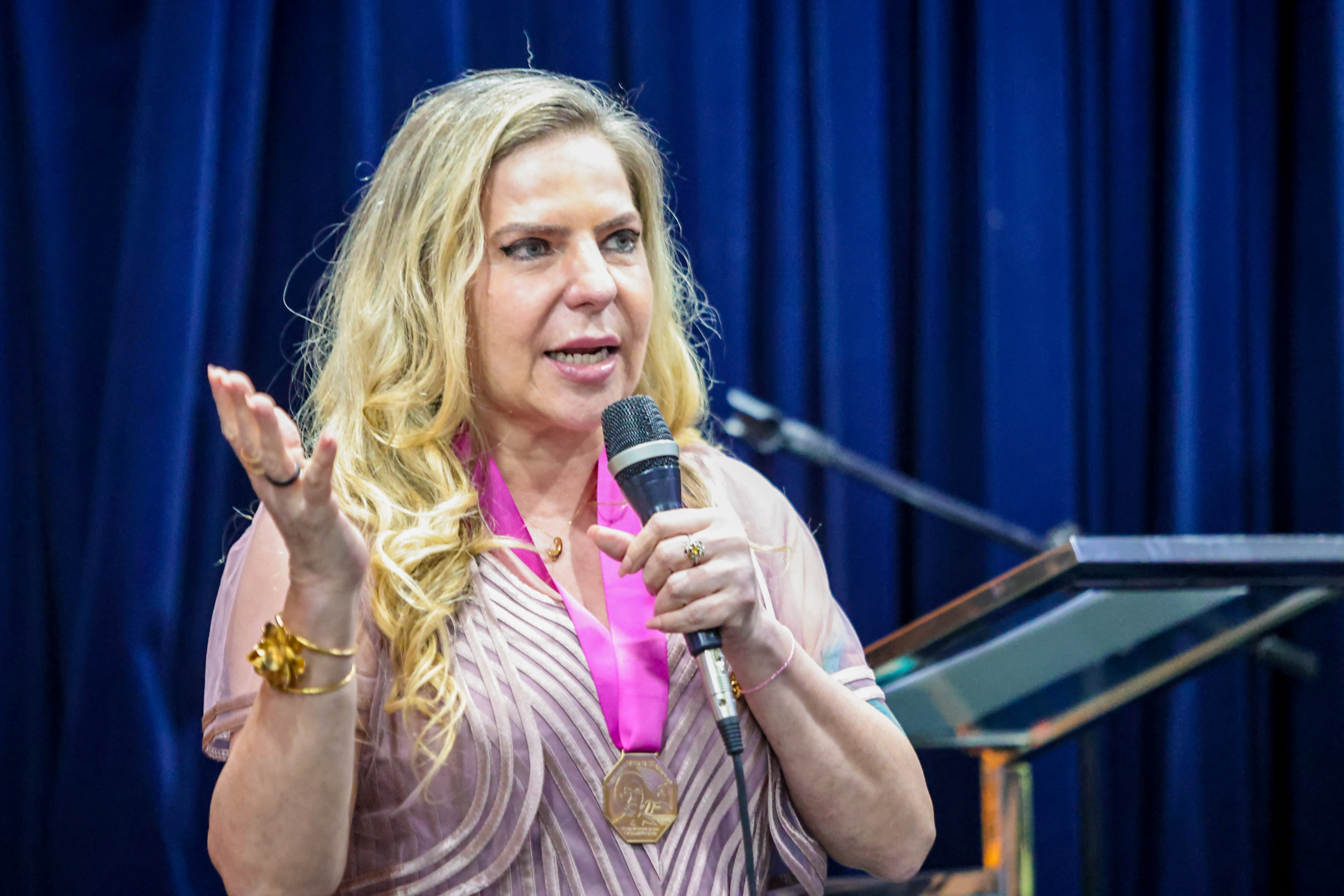 Luizianne evita confirmar saída do PT para disputar vaga ao Senado