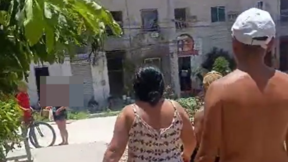 Mulher mata idosa e fere filho a facadas em comunidade no Papicu