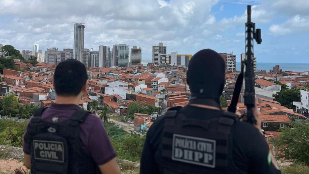 Chefe do CV é preso após ordenar fechamento de comércios em comunidade no Vicente Pinzón