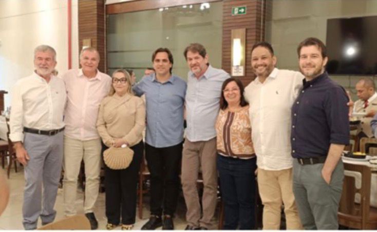 Cid faz reunião em Juazeiro e gera burburinho de apoio a Ciro ao Abolição