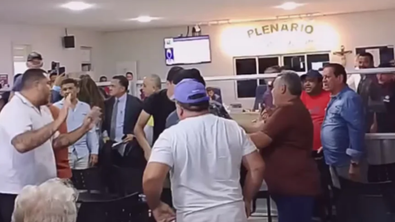 Retorno de Edim da Bill à prefeitura de Aracoiaba é marcado por confusão e agressão física