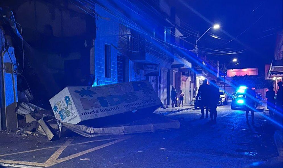 Prédio desaba no Centro de Ubajara após rachaduras e fortes chuvas