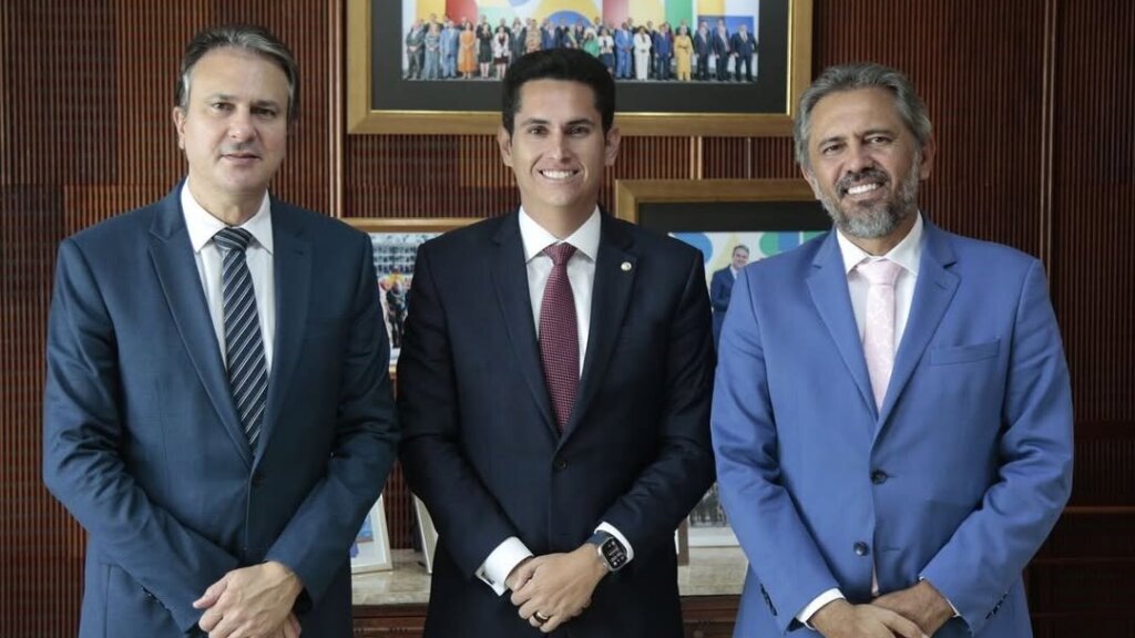 Elmano e Camilo oferecem segunda vaga ao Senado para PSD; Domingos Neto é o mais cotado