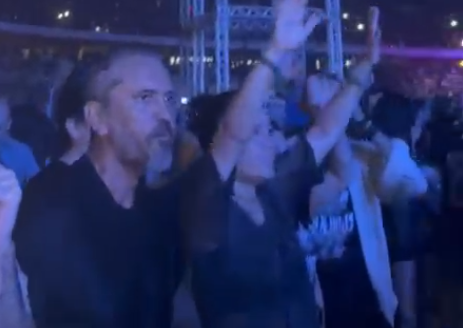 Governador Elmano curte show de rock na Arena Castelão