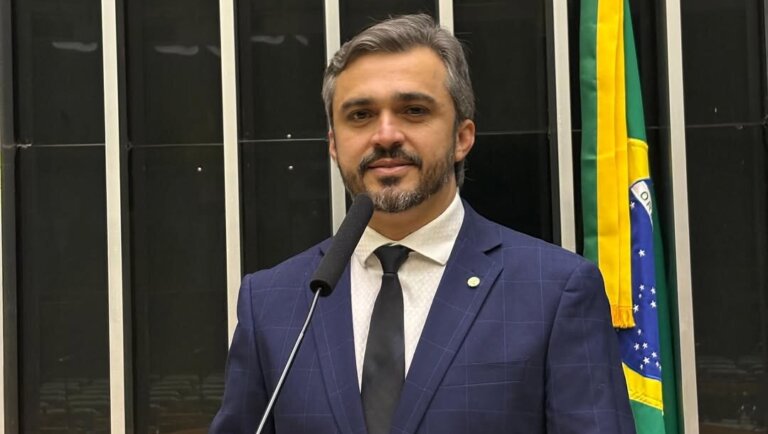 Nelinho Freitas anuncia saída do MDB no último dia da janela partidária