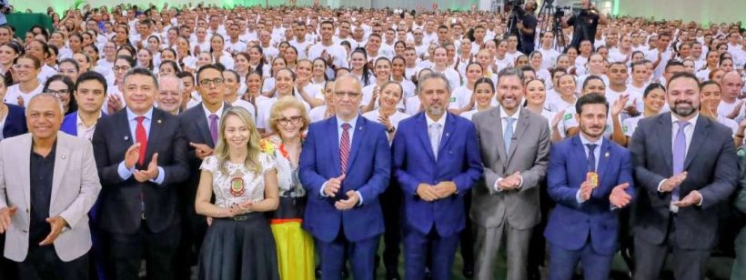 Governo do Ceará empossa 750 novos oficiais investigadores da Polícia Civil