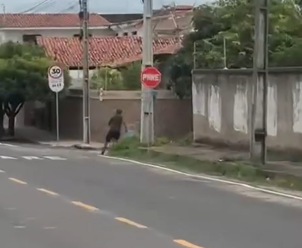 Emissoras de rádio e TV em Crateús são invadidas neste sábado