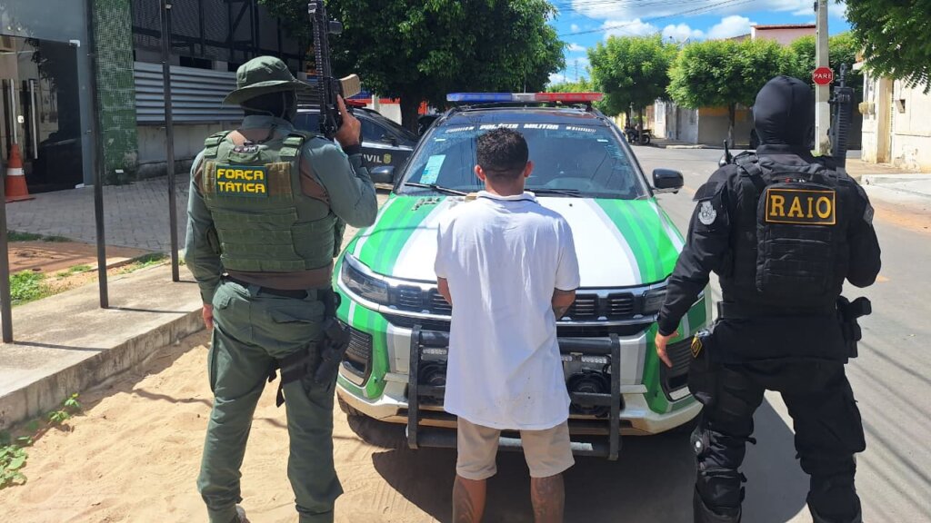 Procurado pela Justiça é capturado com mais de 1,5 kg de maconha no interior do Ceará