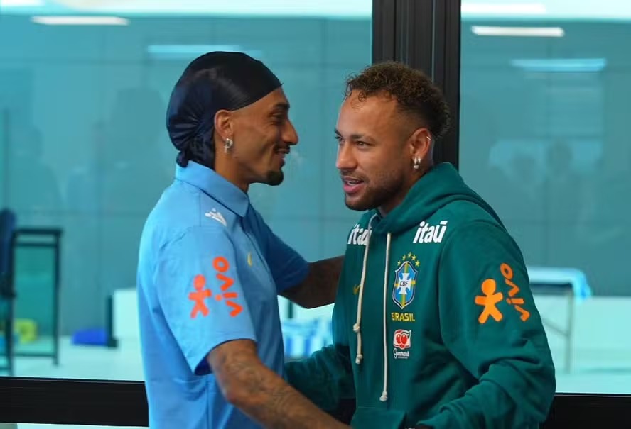 Médico da CBF confirma lesão muscular de Neymar e preocupa comissão técnica da Seleção