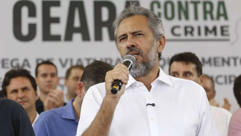 Elmano faz entrega de viaturas e equipamentos para Guardas Municipais de 65 cidades do Ceará