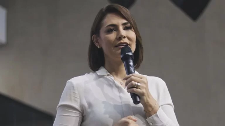 Michelle Bolsonaro impõe condições para apoiar candidatura de Flávio Bolsonaro ao Planalto