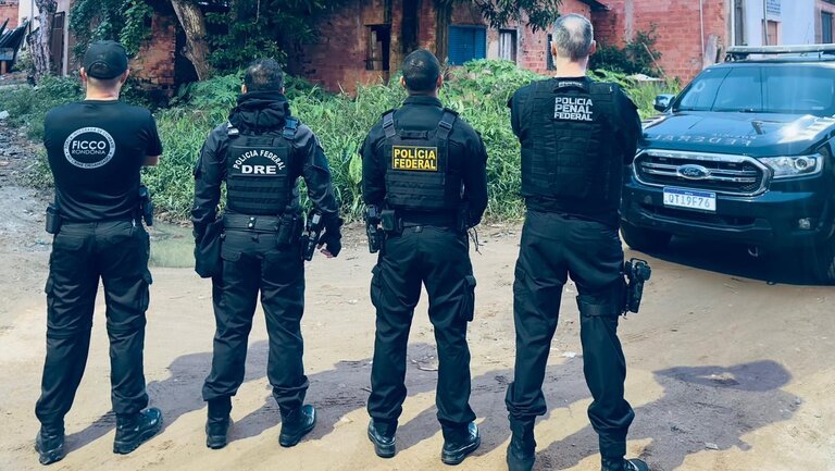 PF deflagra operação contra suspeito de ameaçar secretário no Ceará