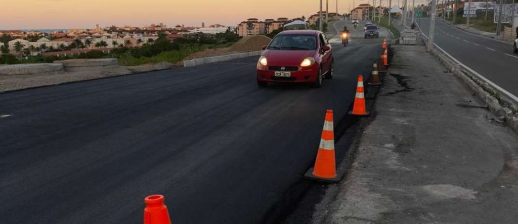 Recuperação da CE-025 é concluída e via tem duas faixas liberadas no Porto das Dunas