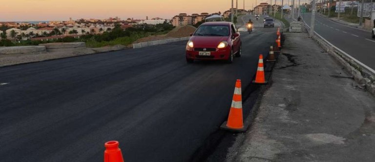 Recuperação da CE-025 é concluída e via tem duas faixas liberadas no Porto das Dunas