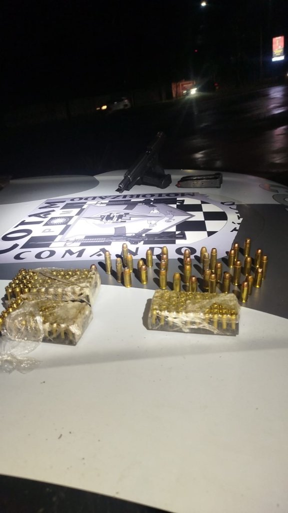 Polícia apreende pistola e mais de 180 munições em casa abandonada no bairro José Walter