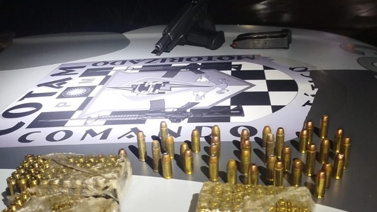 Polícia apreende pistola e mais de 180 munições em casa abandonada no bairro José Walter