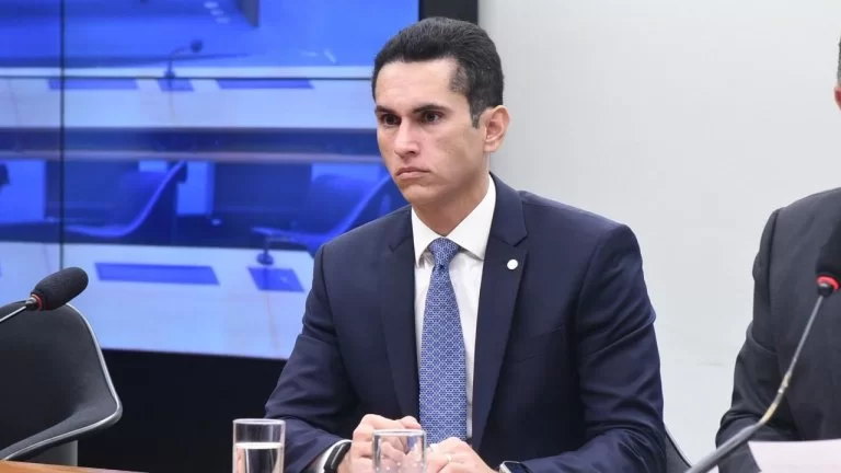 Domingos Neto é eleito presidente da Comissão Mista de Orçamento
