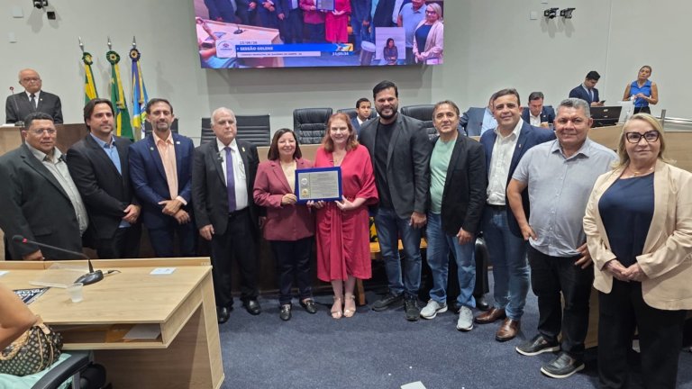 Deputada Fernanda Pessoa recebe Título de Cidadã Juazeirense