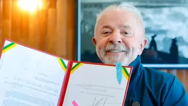 Presidente Lula sanciona lei que garante renovação automática da CNH