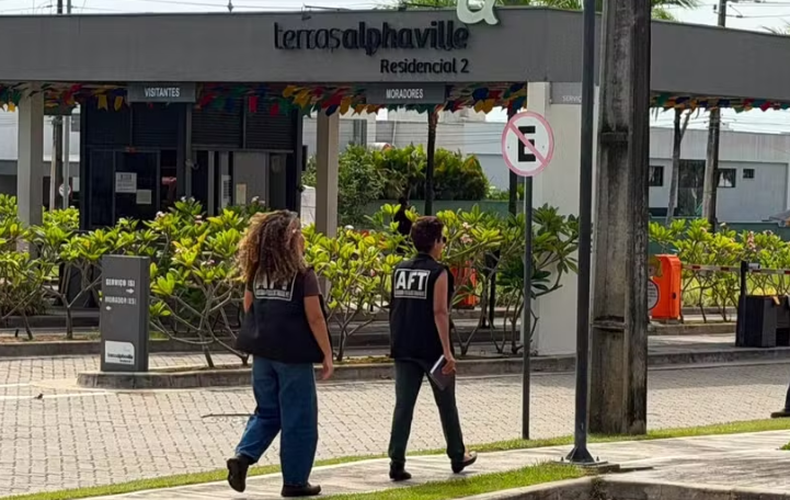 Mulher de 62 anos é resgatada de trabalho análogo à escravidão em condomínio de luxo