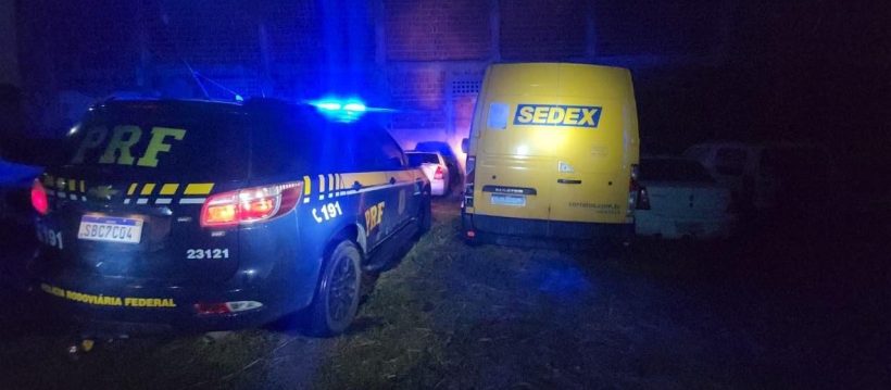 PRF apreende veículo clonado com caracterização semelhante à dos Correios na BR-116