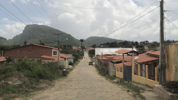 Polícia procura criminosos suspeitos de expulsar moradores de comunidade na Grande Fortaleza.