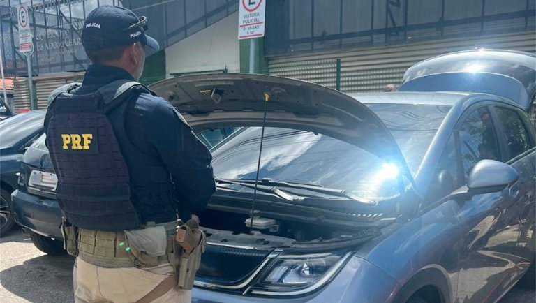 Carro elétrico roubado no Rio é recuperado em Fortaleza com placa clonada