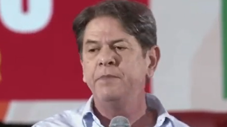 Cid Gomes muda discurso e rasga elogios a Lula em convenção do PT
