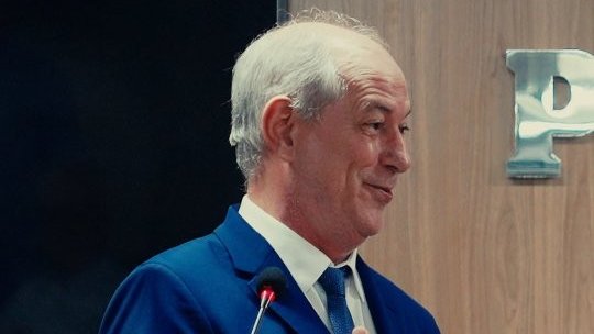 No Cariri, Ciro sobe o tom contra o PSB e cobra combate aos “grandões” do crime