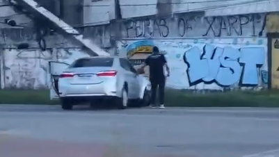 Motorista cochila ao volante e bate carro contra poste na avenida José Bastos