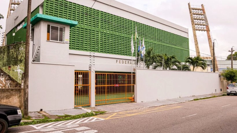 Ex-chefe da arbitragem da FCF é indiciado por importunação e assédio sexual