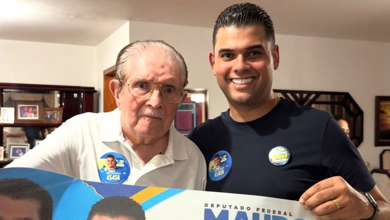 Davi Benevides visita o avô, Mauro Benevides, em Brasília