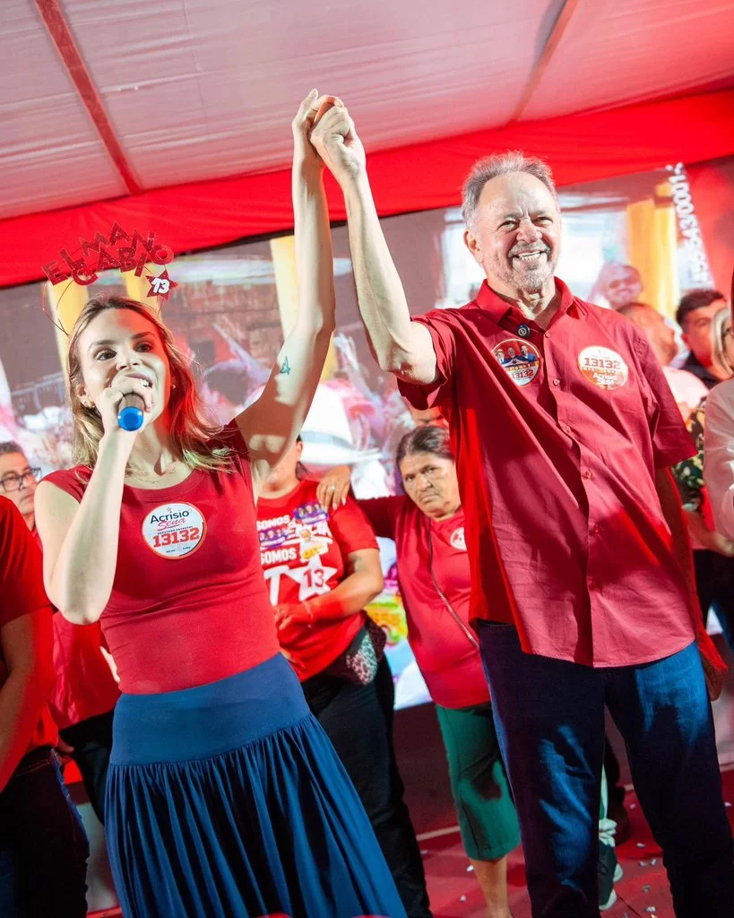 Acrísio Sena oficializa candidatura em evento na sede do PT em Fortaleza