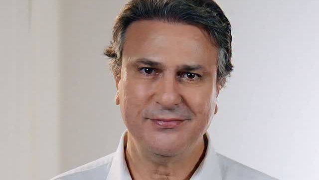 Camilo pede que eleitor de Lula não vote em Ciro e associa adversário a Flávio Bolsonaro